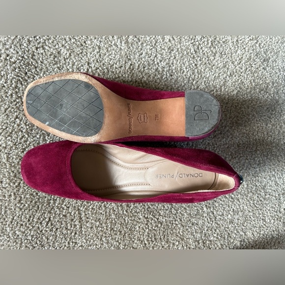 Donald J Pliner magenta suede black heel 7M - Picture 5 of 8